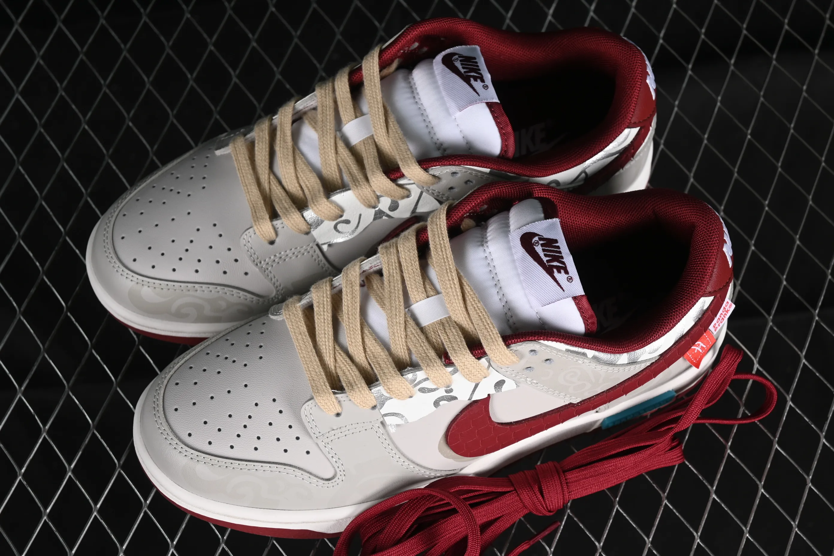 All Categories Nk SB Dunk Series Nk SB Dunk Low Low-top sneakers Nk Dunk Low Panda Prank Year of the Dragon limited team red SB low-top casual sneakers DD1391-601